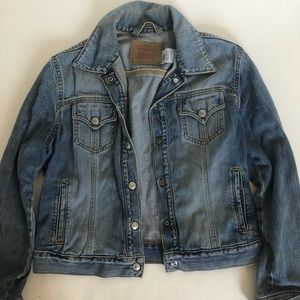 Levi’s Womens Size Medium Blue Jean Denim Jacket Trucker